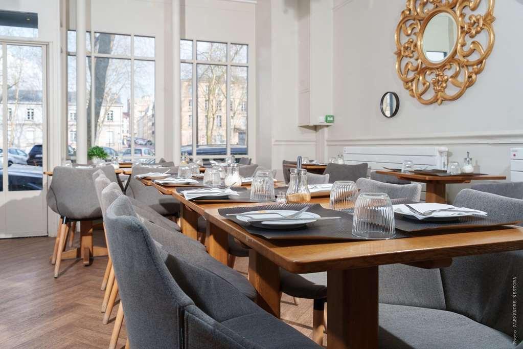 A L'Hotel Des Roys Versailles Restaurang bild